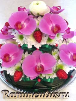 Букет цветов в виде торта
